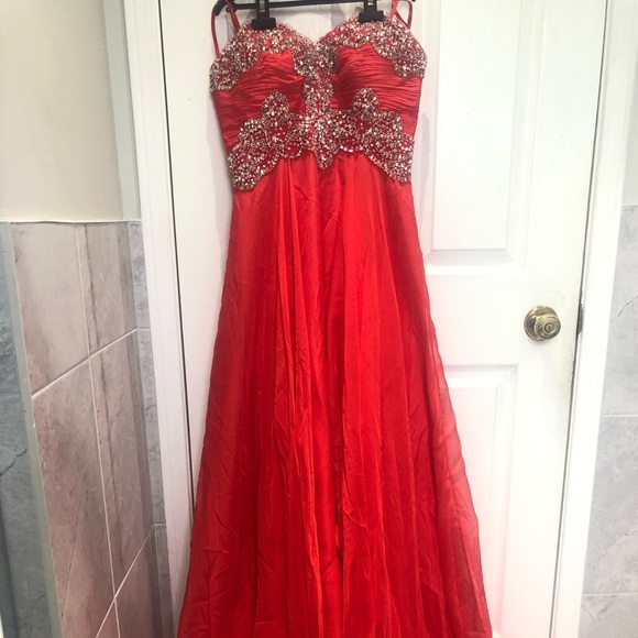 Bright coral/red formal prom dress - Picture 2 of 5